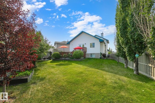 1035 Macewan Close, Edmonton, AB - Outdoor