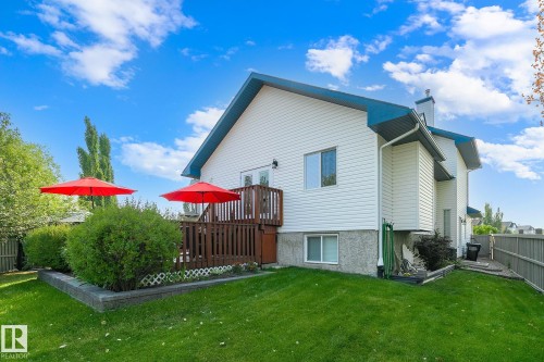 1035 Macewan Close, Edmonton, AB - Outdoor