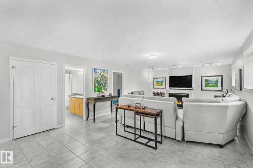 1035 Macewan Close, Edmonton, AB - Indoor Photo Showing Laundry Room