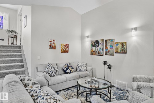 1035 Macewan Close, Edmonton, AB - Indoor Photo Showing Living Room