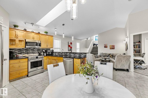 1035 Macewan Close, Edmonton, AB - Indoor