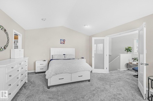 1035 Macewan Close, Edmonton, AB - Indoor Photo Showing Bedroom