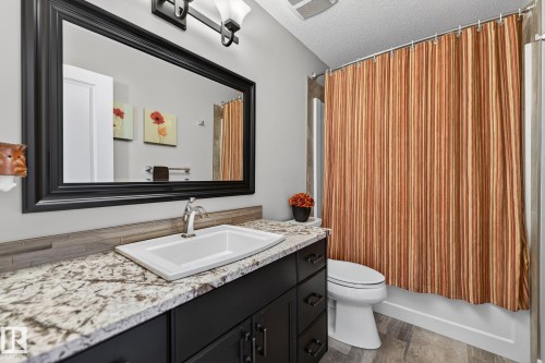 53 Dragonfly Point, Fort Saskatchewan, AB - Indoor Photo Showing Bathroom