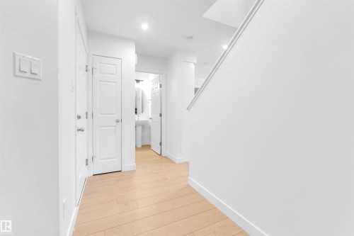 18904 29 Avenue, Edmonton, AB - Indoor Photo Showing Other Room