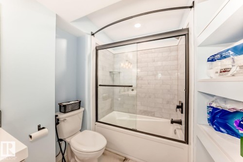 18136 76 Street, Edmonton, AB - Indoor Photo Showing Bathroom