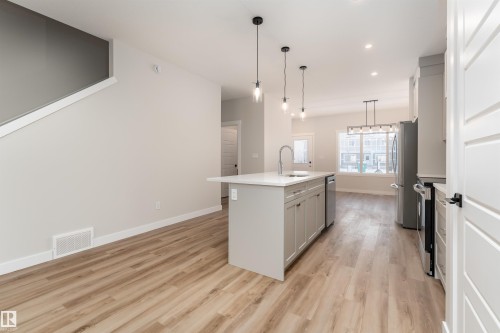 8532 96 Avenue, Morinville, AB - Indoor Photo Showing Kitchen With Upgraded Kitchen