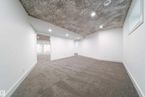 32 51025 Range Road 222, Rural Strathcona County, AB - Indoor Photo Showing Other Room