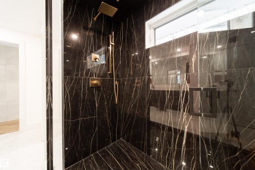 32 51025 Range Road 222, Rural Strathcona County, AB - Indoor Photo Showing Bathroom