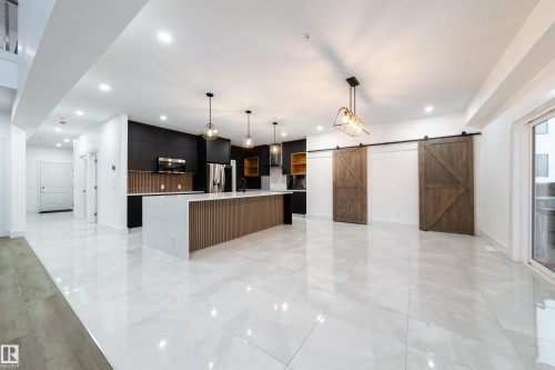 32 51025 Range Road 222, Rural Strathcona County, AB - Indoor Photo Showing Kitchen With Upgraded Kitchen