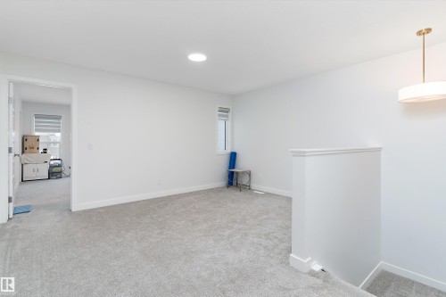 3543 Erlanger Link, Edmonton, AB - Indoor Photo Showing Other Room