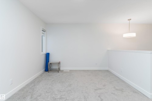 3543 Erlanger Link, Edmonton, AB - Indoor Photo Showing Other Room