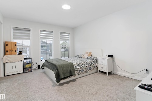 3543 Erlanger Link, Edmonton, AB - Indoor Photo Showing Bedroom
