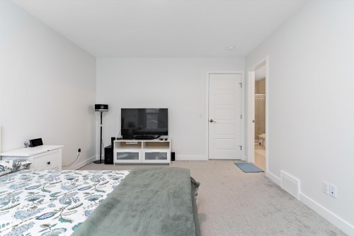 3543 Erlanger Link, Edmonton, AB - Indoor