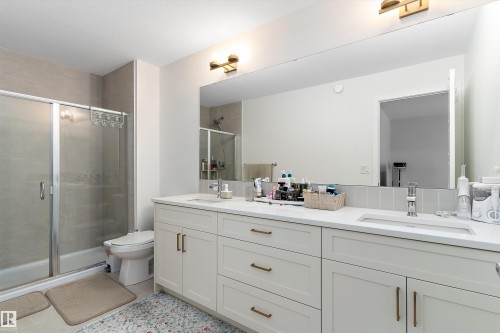 3543 Erlanger Link, Edmonton, AB - Indoor Photo Showing Bathroom