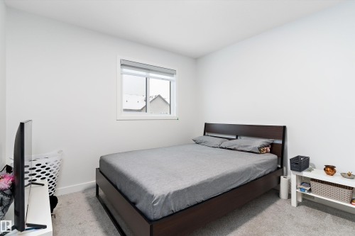 3543 Erlanger Link, Edmonton, AB - Indoor Photo Showing Bedroom