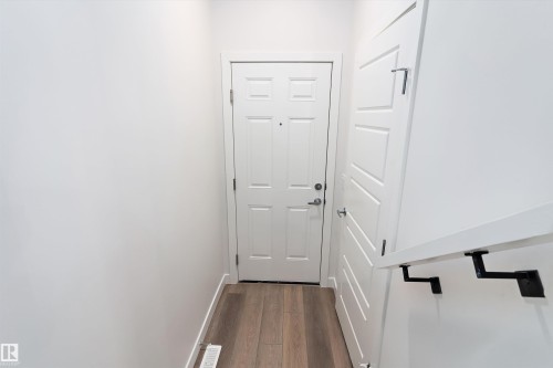 3543 Erlanger Link, Edmonton, AB - Indoor Photo Showing Other Room