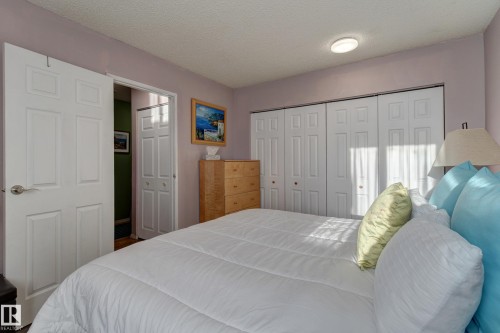 5626 19A Avenue, Edmonton, AB - Indoor Photo Showing Bedroom
