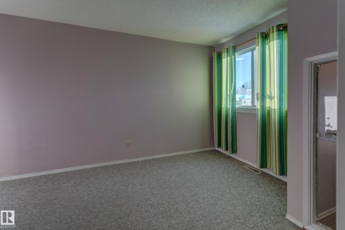 5626 19A Avenue, Edmonton, AB - Indoor Photo Showing Other Room