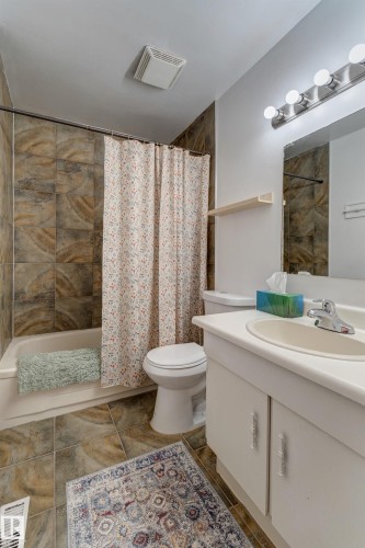 5626 19A Avenue, Edmonton, AB - Indoor Photo Showing Bathroom