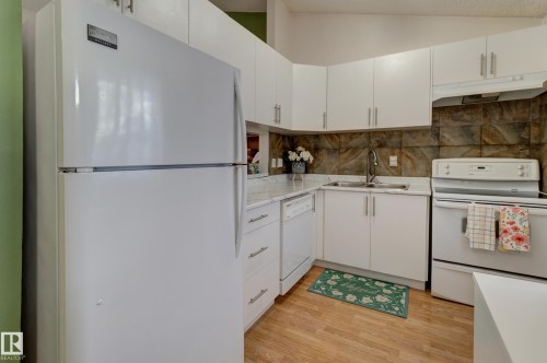 5626 19A Avenue, Edmonton, AB - Indoor Photo Showing Kitchen With Double Sink