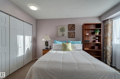 5626 19A Avenue, Edmonton, AB - Indoor Photo Showing Bedroom