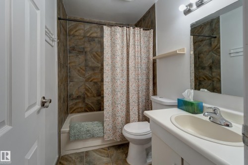 5626 19A Avenue, Edmonton, AB - Indoor Photo Showing Bathroom