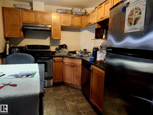 2324 320 Clareview Station Drive, Edmonton, AB - Indoor Photo Showing Kitchen