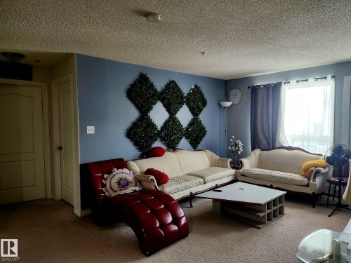 2324 320 Clareview Station Drive, Edmonton, AB - Indoor Photo Showing Living Room