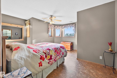 24 Valleyview Crescent, Rural Sturgeon County, AB - Indoor Photo Showing Bedroom