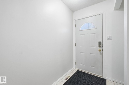 Edmonton, AB - Indoor Photo Showing Other Room