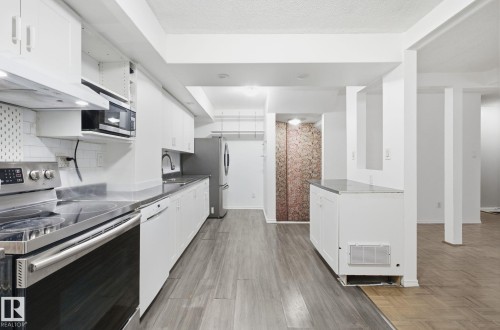 Edmonton, AB - Indoor Photo Showing Kitchen