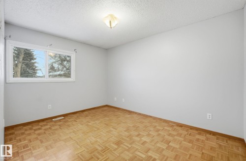 Edmonton, AB - Indoor Photo Showing Other Room