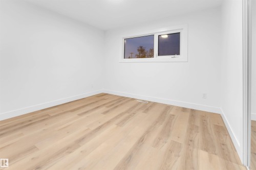 7303 130 Avenue, Edmonton, AB - Indoor Photo Showing Other Room