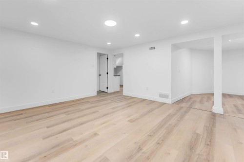 7303 130 Avenue, Edmonton, AB - Indoor Photo Showing Other Room