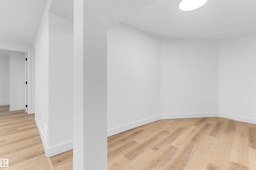 7303 130 Avenue, Edmonton, AB - Indoor Photo Showing Other Room