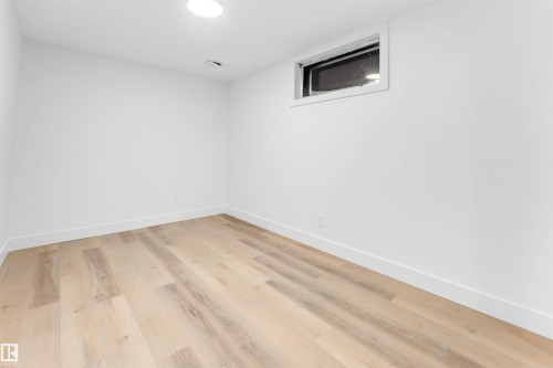 7303 130 Avenue, Edmonton, AB - Indoor Photo Showing Other Room