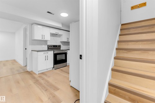 7303 130 Avenue, Edmonton, AB - Indoor