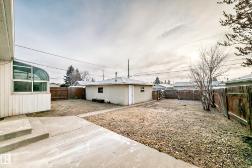 7011 135A Avenue, Edmonton, AB - Outdoor