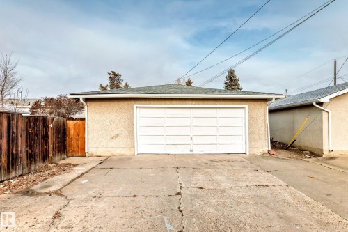 7011 135A Avenue, Edmonton, AB - Outdoor With Exterior