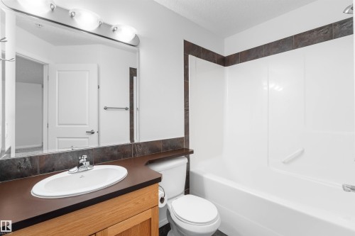 226 300 Spruce Ridge Road, Spruce Grove, AB - Indoor Photo Showing Bathroom
