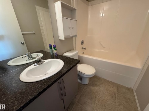 28 70 Cavan Road, Sherwood Park, AB - Indoor Photo Showing Bathroom