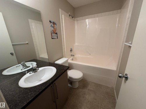 28 70 Cavan Road, Sherwood Park, AB - Indoor Photo Showing Bathroom