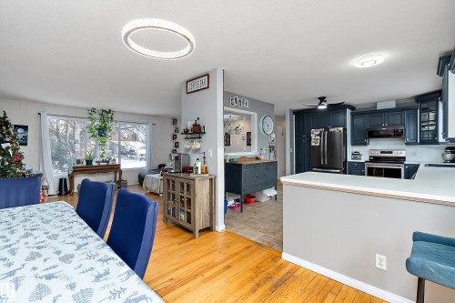 145 Plum Crescent, Wetaskiwin, AB - Indoor Photo Showing Dining Room