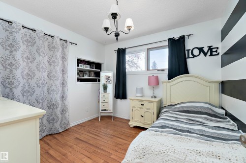 145 Plum Crescent, Wetaskiwin, AB - Indoor Photo Showing Bedroom