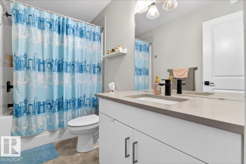 592 Meadowview Drive, Fort Saskatchewan, AB - Indoor Photo Showing Bathroom