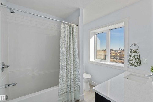2740 Blatchford Road, Edmonton, AB - Indoor Photo Showing Bathroom