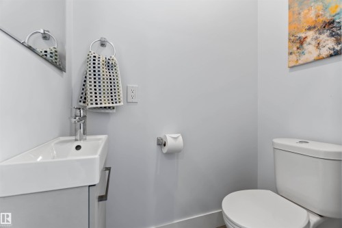 2740 Blatchford Road, Edmonton, AB - Indoor Photo Showing Bathroom