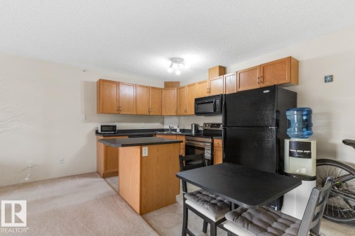 430 16311 95 Street, Edmonton, AB - Indoor Photo Showing Kitchen