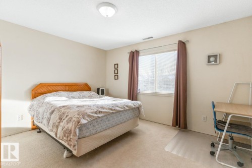430 16311 95 Street, Edmonton, AB - Indoor Photo Showing Bedroom