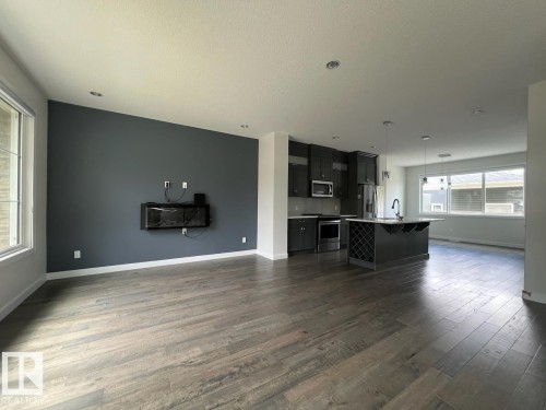 10574 62 Avenue, Edmonton, AB - Indoor Photo Showing Living Room
